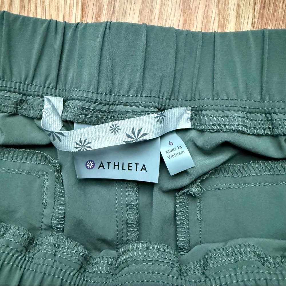 Athleta Olive Green Zip Pocket Jogger Hiking Travel Pant Elastic Waist - Size 6 - Picture 5 of 6